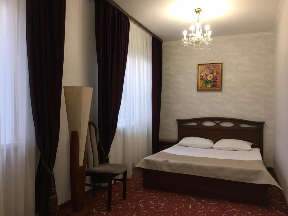 Hotel-Restaurant Lyube Plus Khmelʼnytsʼkyy 외부 사진