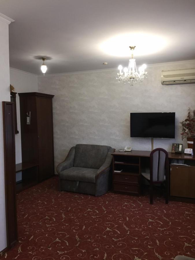 Hotel-Restaurant Lyube Plus Khmelʼnytsʼkyy 외부 사진