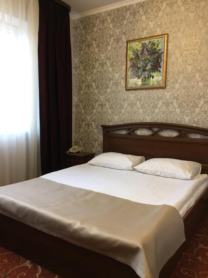 Hotel-Restaurant Lyube Plus Khmelʼnytsʼkyy 외부 사진