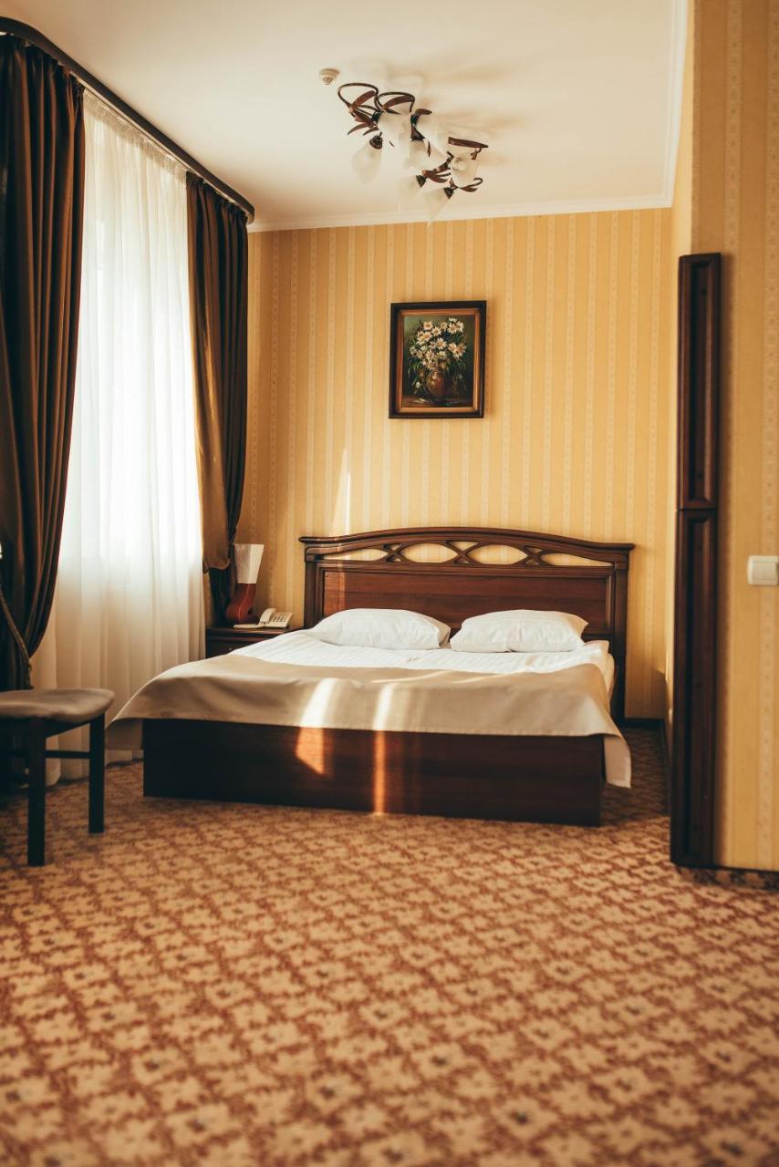 Hotel-Restaurant Lyube Plus Khmelʼnytsʼkyy 외부 사진