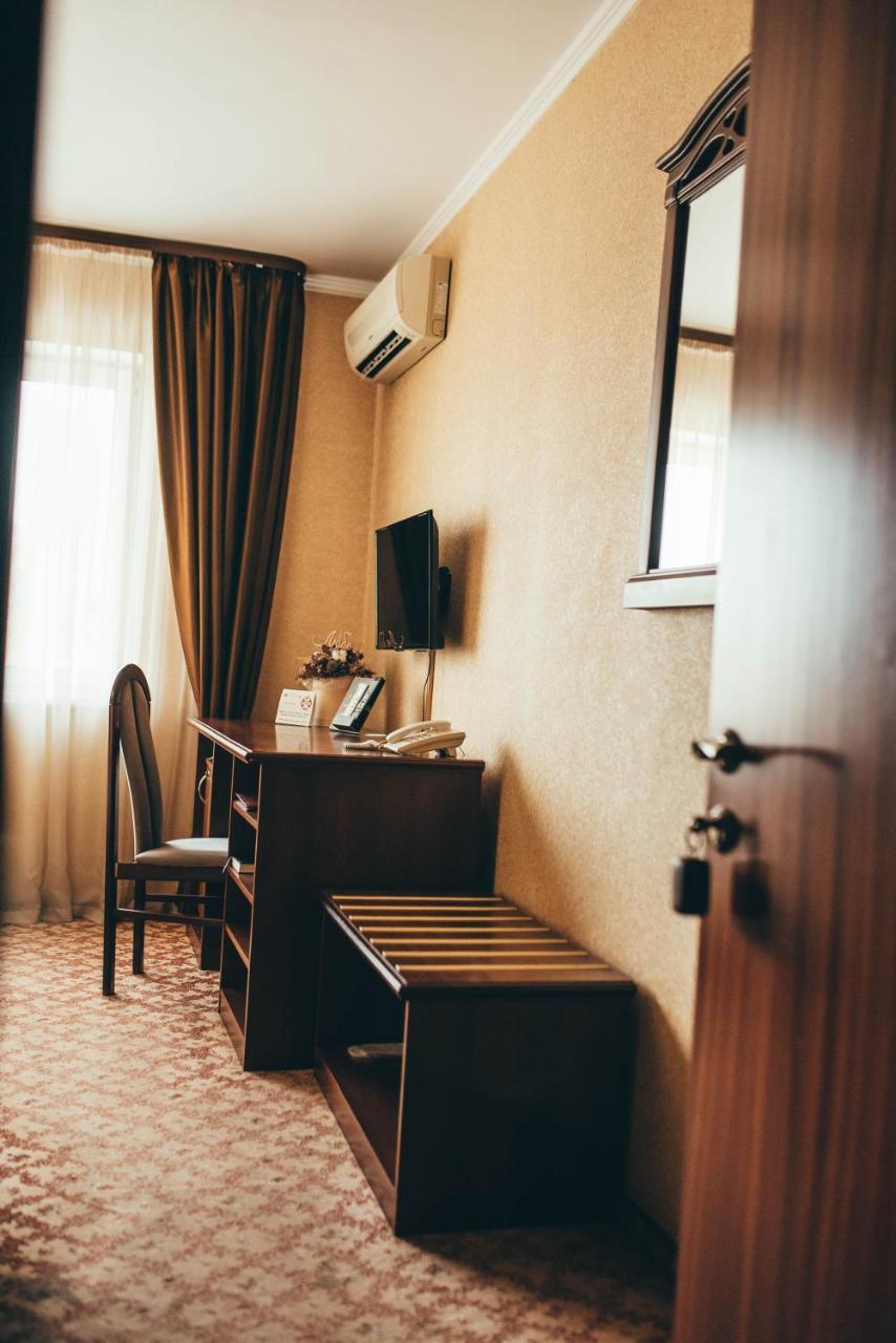 Hotel-Restaurant Lyube Plus Khmelʼnytsʼkyy 외부 사진